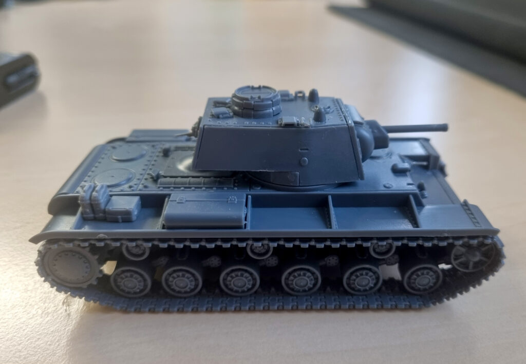 Achtung Panzer! A Tale of More Gamers - Marcus' Captured KV-1 (Completed Assembly))